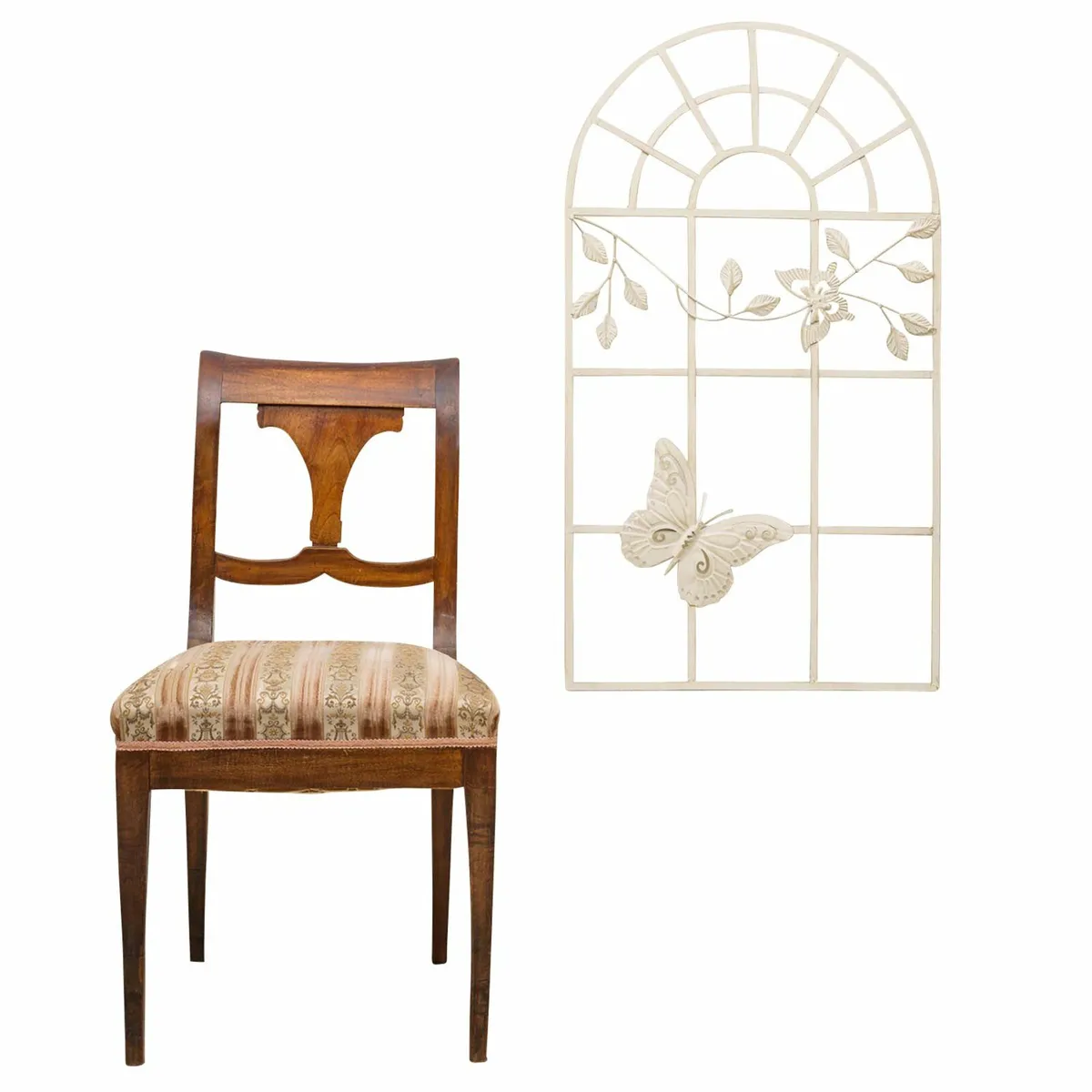 Nostalgia Stable Window Metal Frame with Butterfly - Image 4