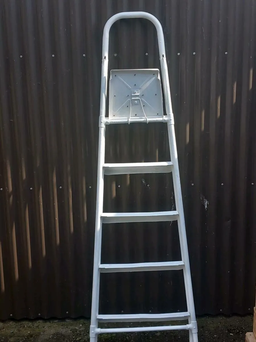 Step ladder - Image 4
