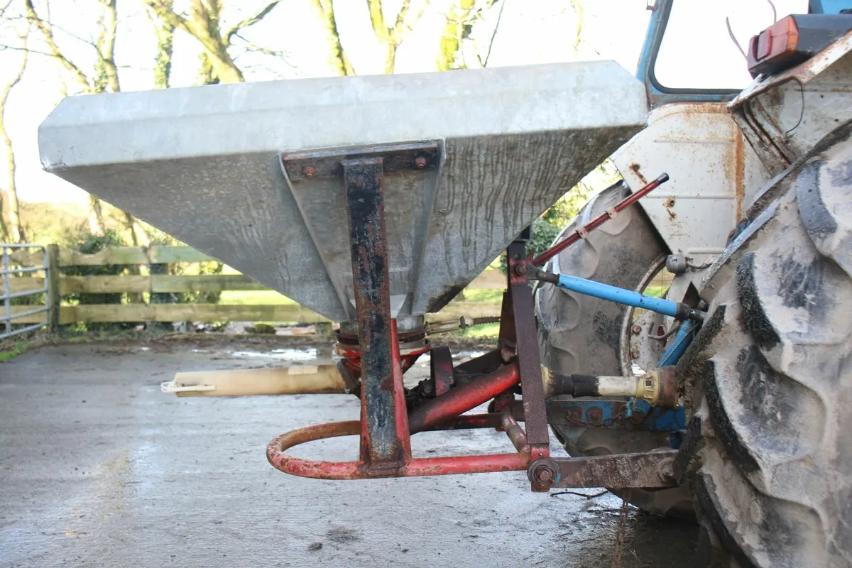 Fertiliser Spinner - Image 1