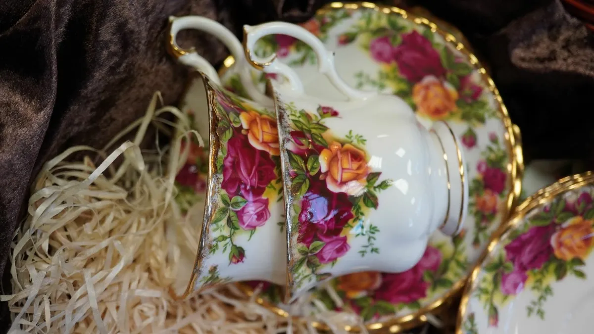 Royal Albert Old Country Roses Bone China Tea Set - Image 2