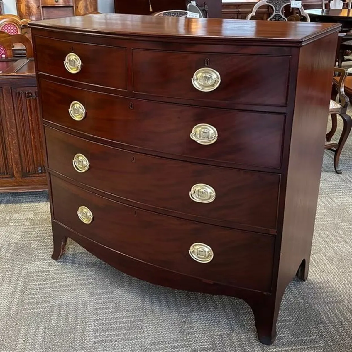 18th-Century George III mahogany bow fronted chest