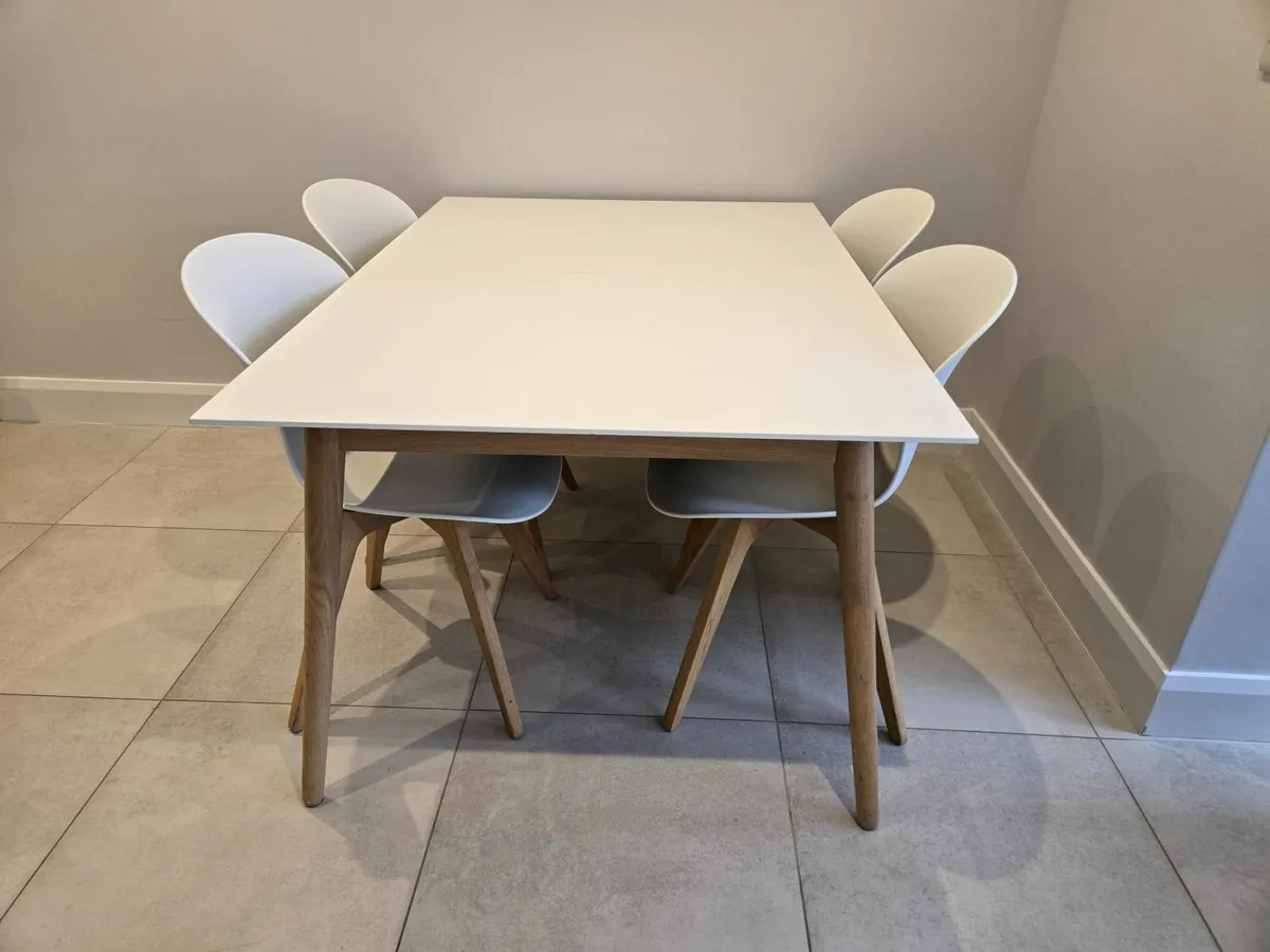 Dinner table - Image 3