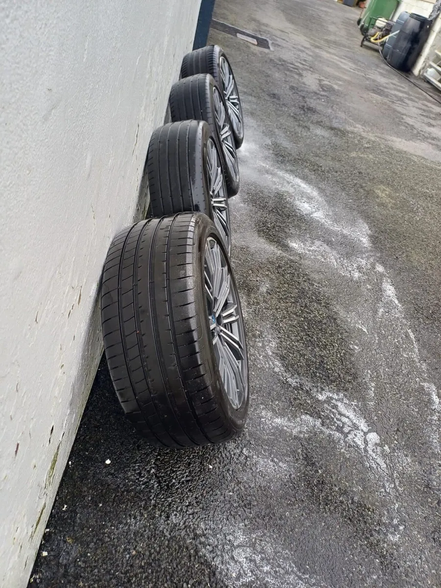 BMW alloy wheels as new - Image 4