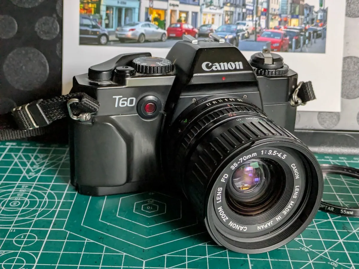 🎞️ Canon T60 film SLR + FD 35-70mm/3.5-4.5 zoom - Image 1