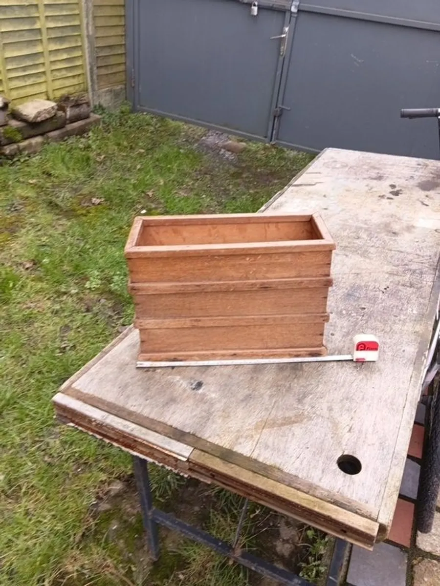 Vintage magazine rack - Image 1