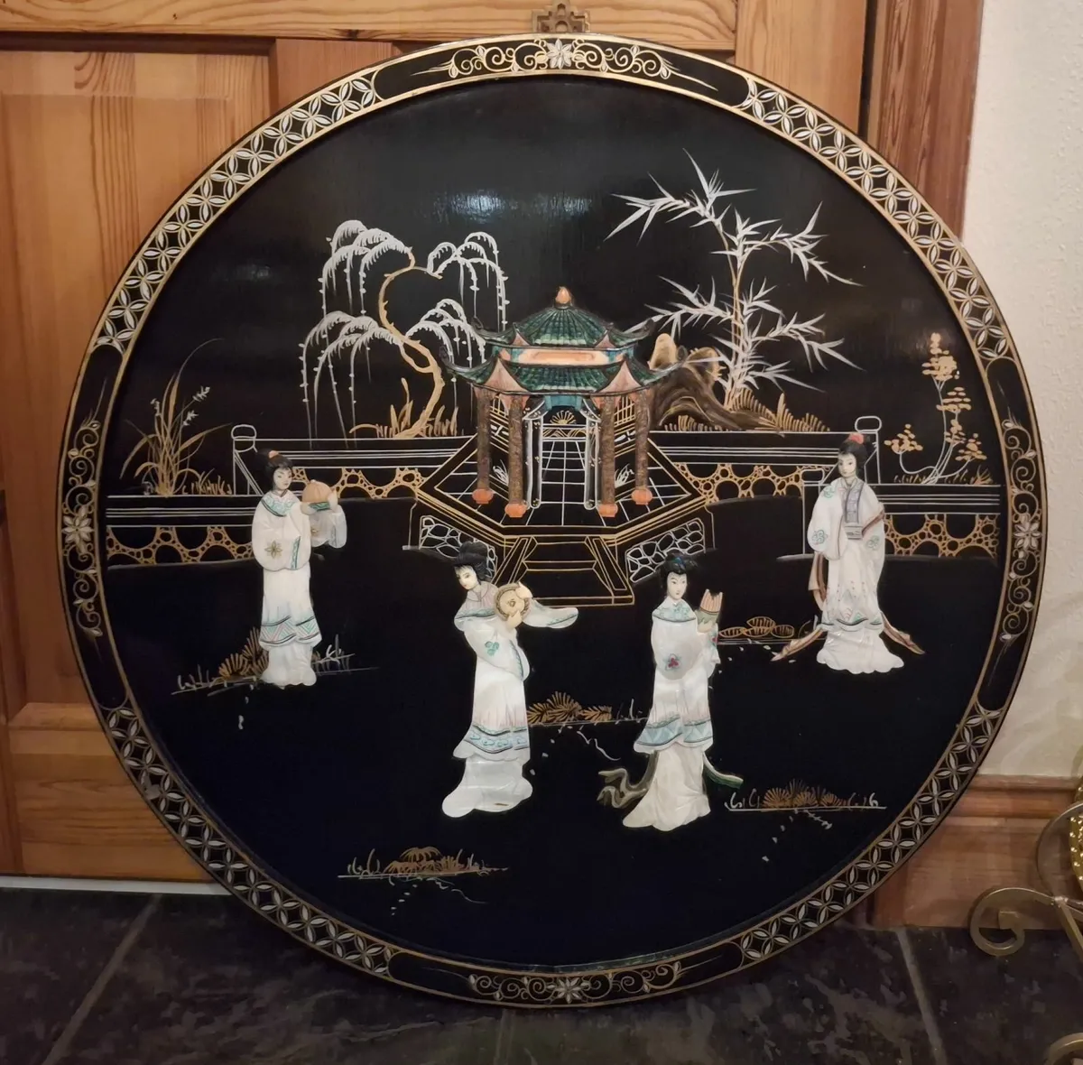 Vintage Chinese Mother of Pearl & Lacquer 3D... - Image 1