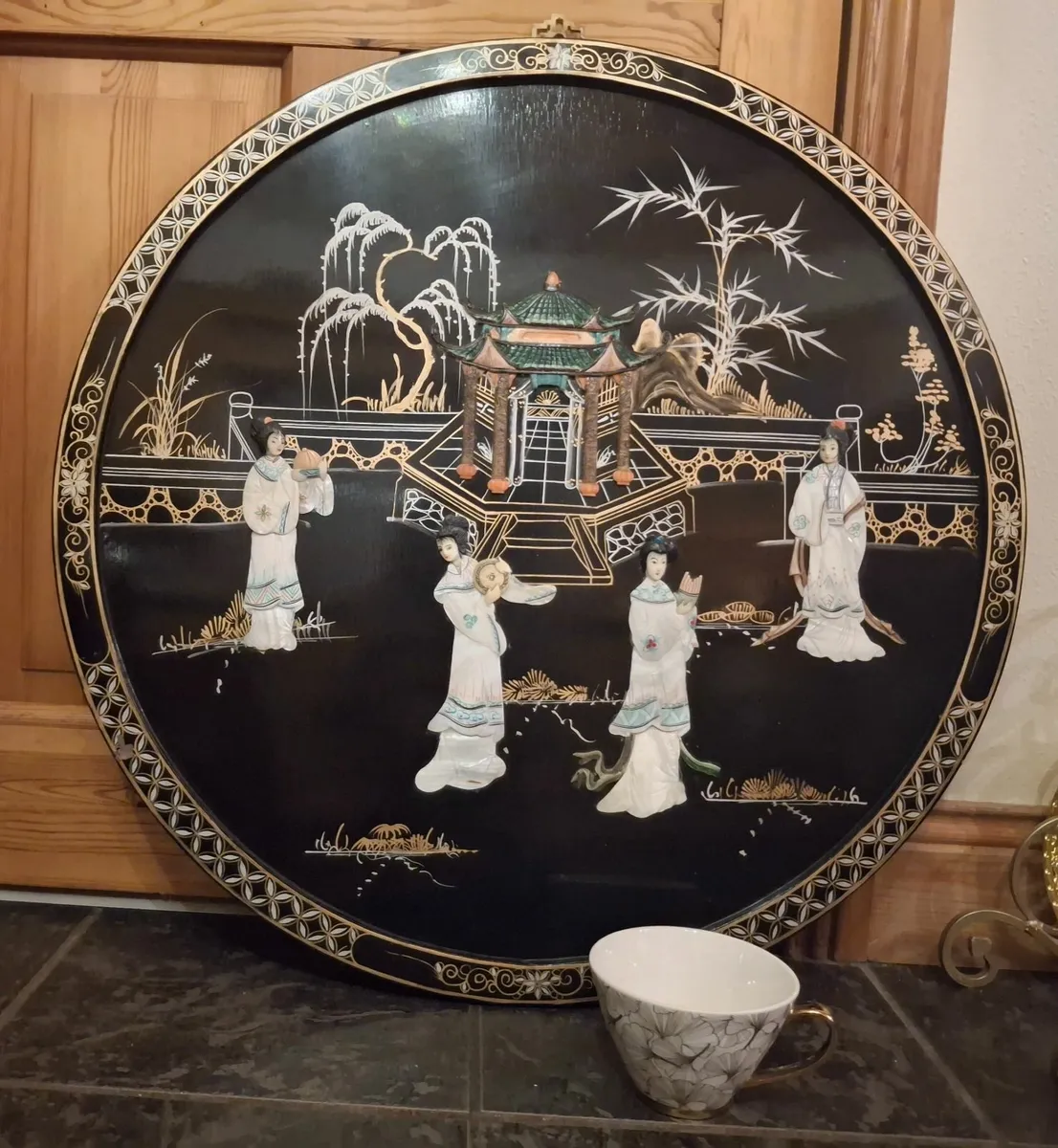 Vintage Chinese Mother of Pearl & Lacquer 3D... - Image 2