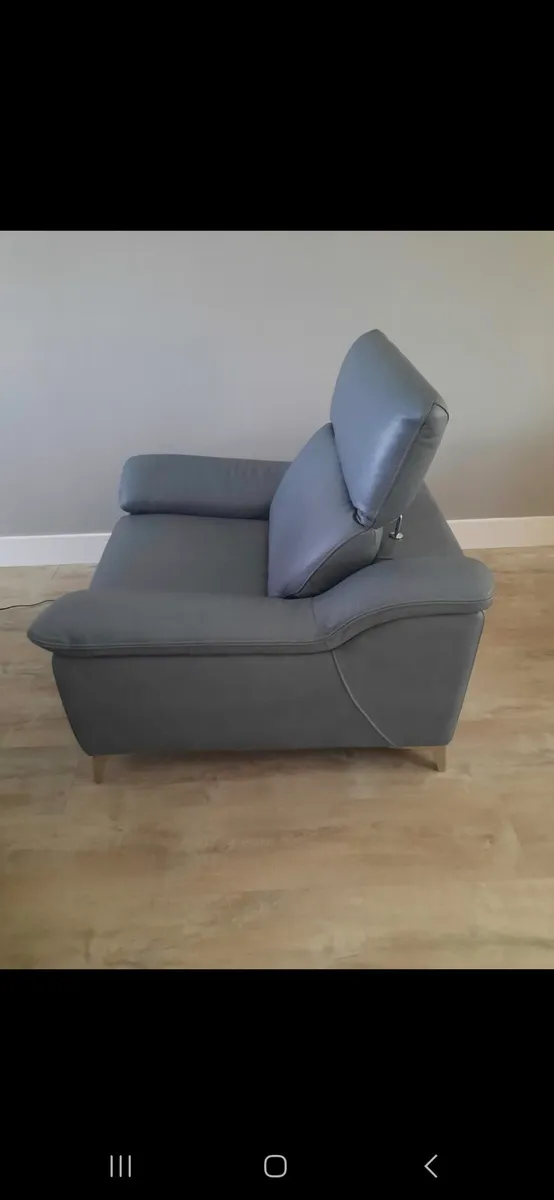 Electric Recliner - Image 4