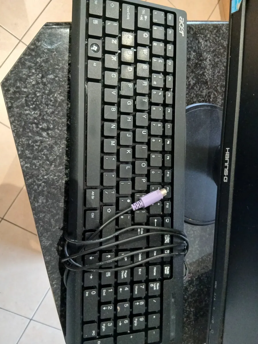 Computer monitor and keyboard only - Image 3