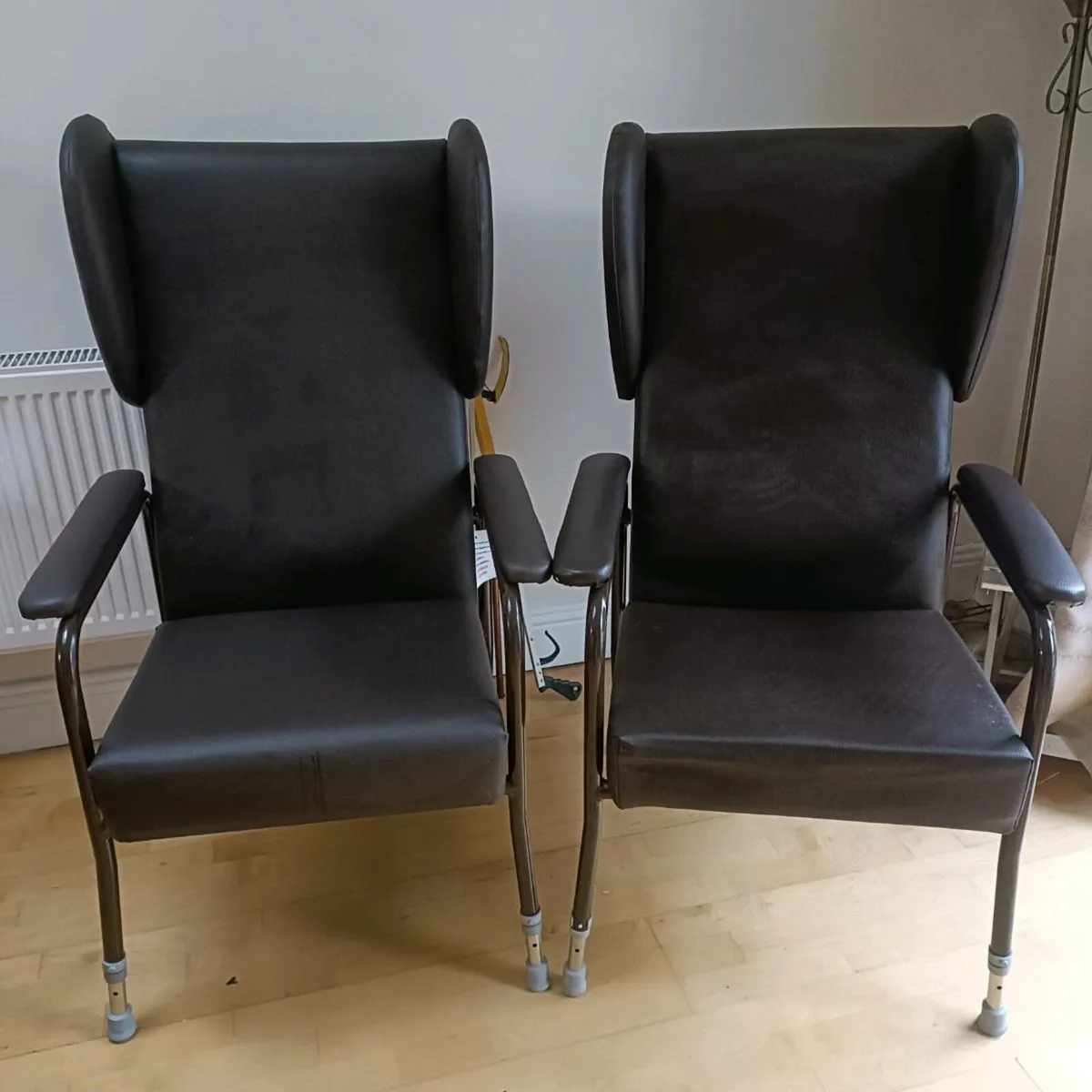 2 x Medical Chairs - Image 1