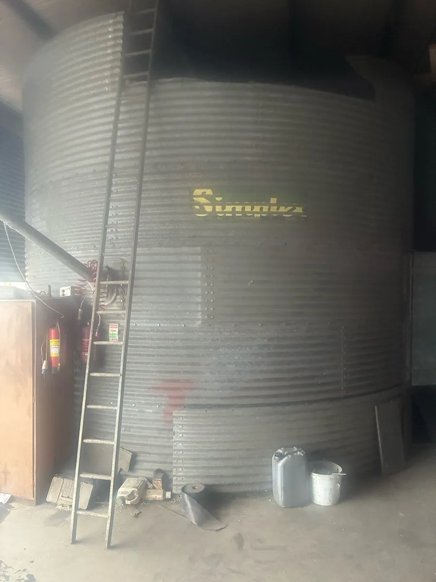 Grain bins - Image 2