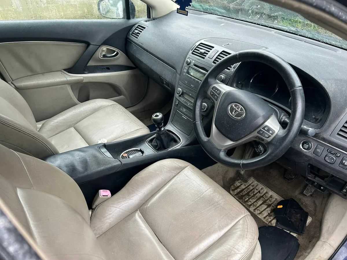 Toyota avensis - Image 3