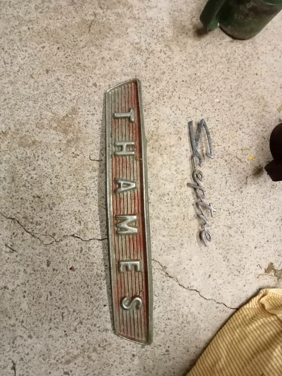 Old car badges - Image 1