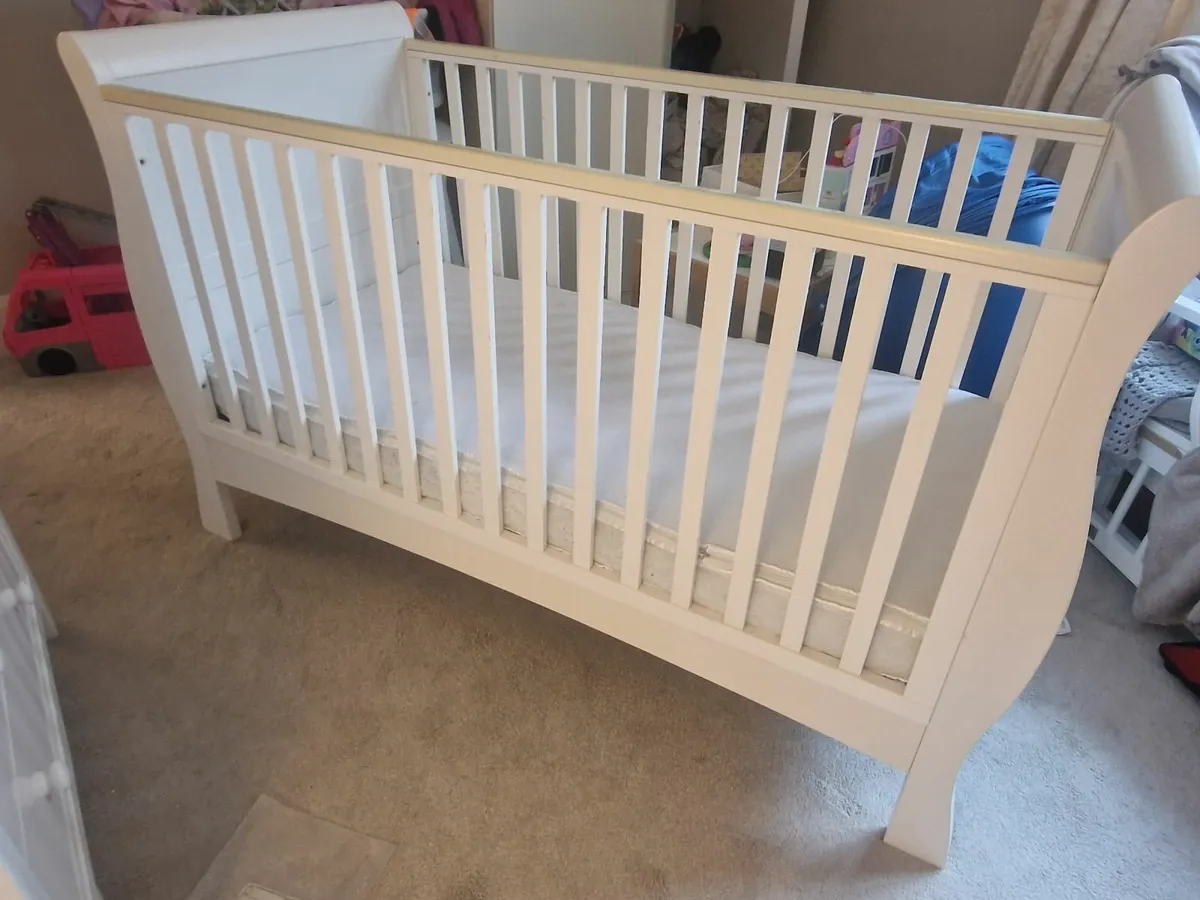 Cot bed