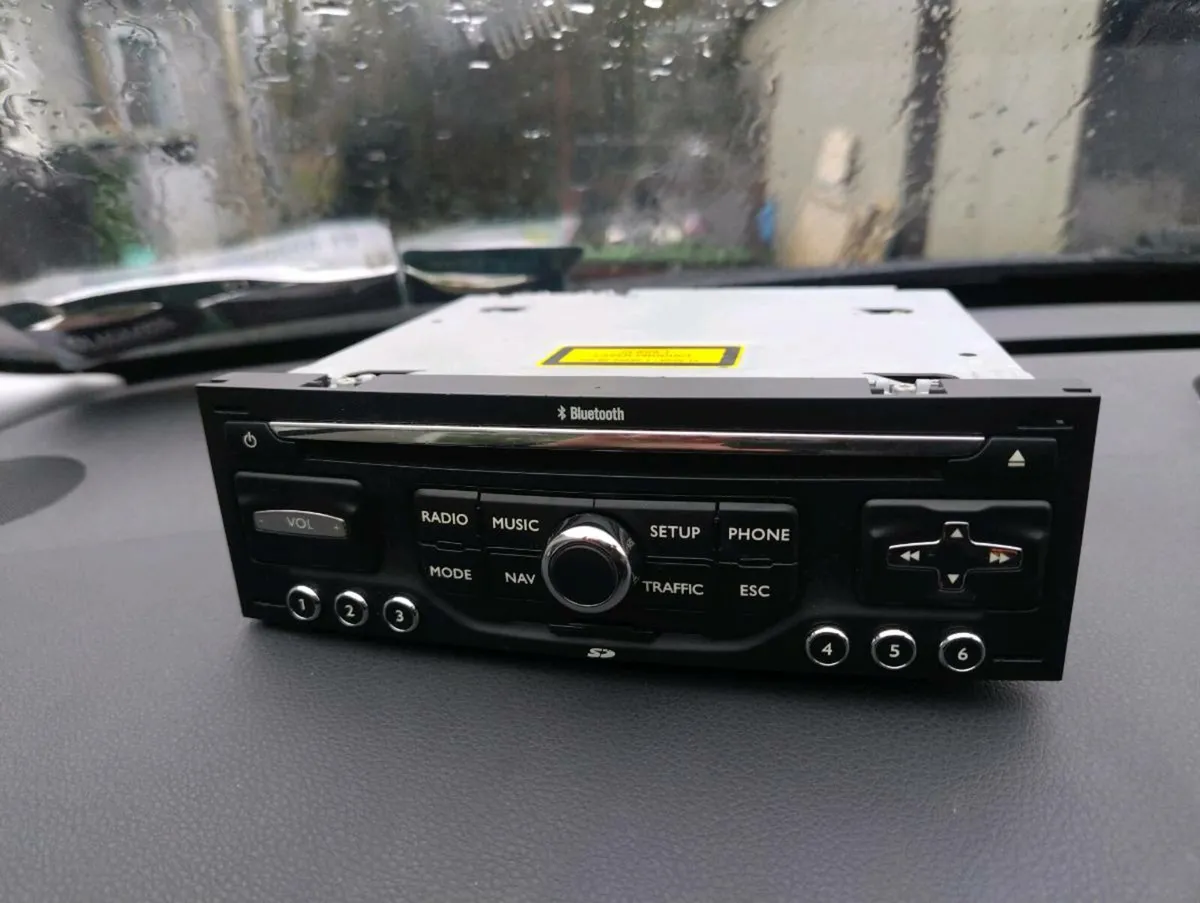 Car Radio Peugeot Citroën - Image 1