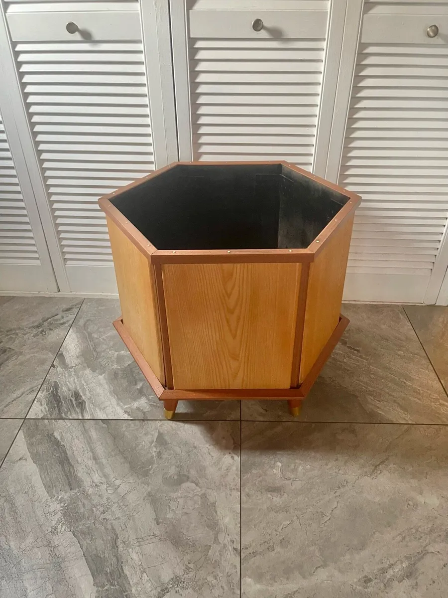 Mid century planter - Image 3