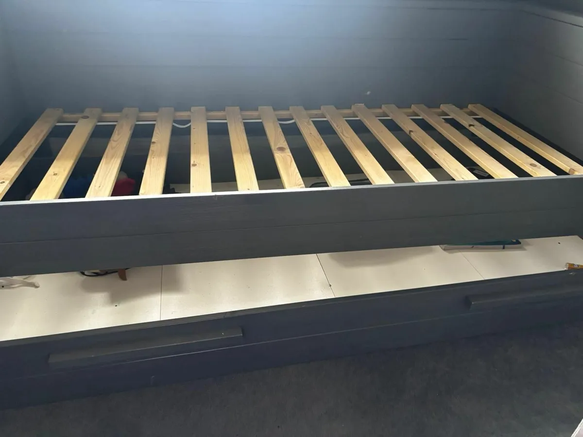 Single bedframe - Image 2