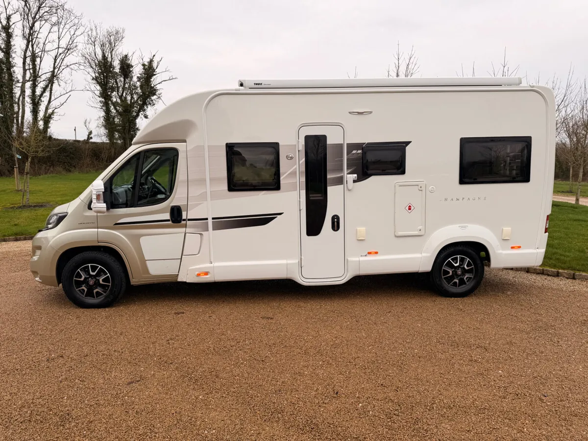 2017 SWIFT ESCAPE CHAMPAGNE 685 R.H.D LOW PROFILE - Image 4