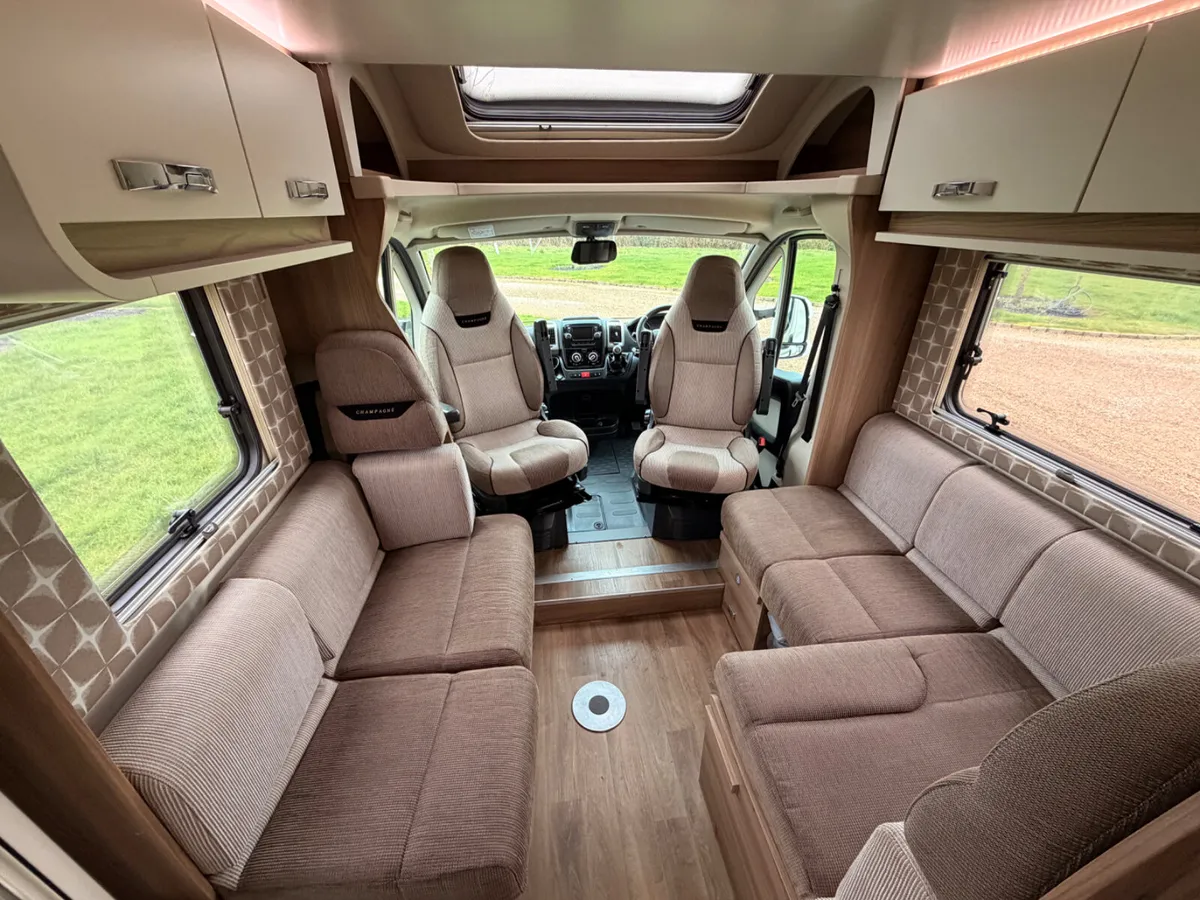 2017 SWIFT ESCAPE CHAMPAGNE 685 R.H.D LOW PROFILE - Image 2