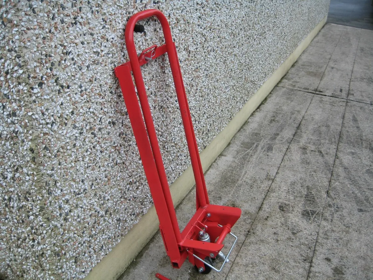 Cliplift Hydraulic ride on mower lift - Image 1
