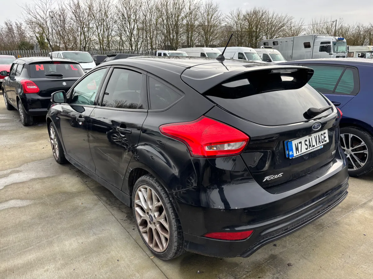 18 Focus  1.0 Petrol ST-line 100km Starts - Image 4