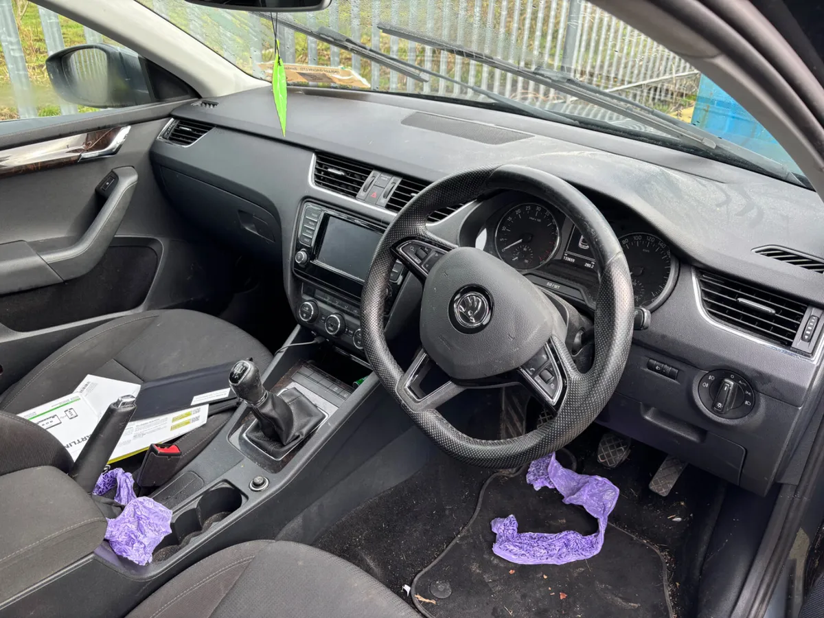 17 Octavia 1.6 Tdi NCT 3/27 130km Drives - Image 4