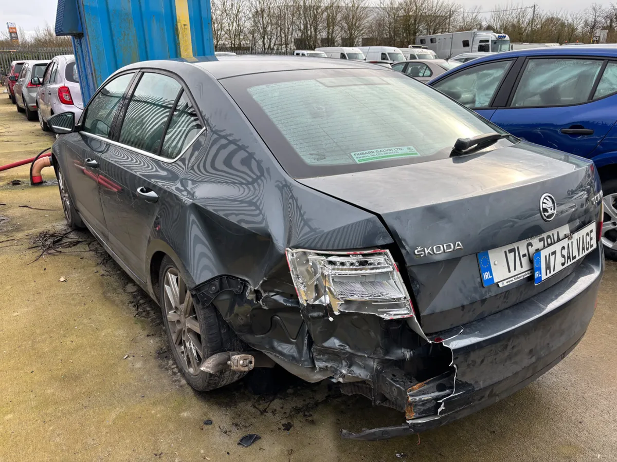 17 Octavia 1.6 Tdi NCT 3/27 130km Drives - Image 3