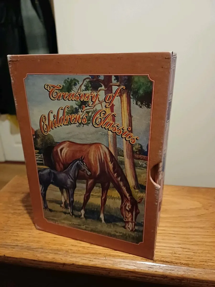 Vintage Treasury Of Children's Classics Box Set - Image 2