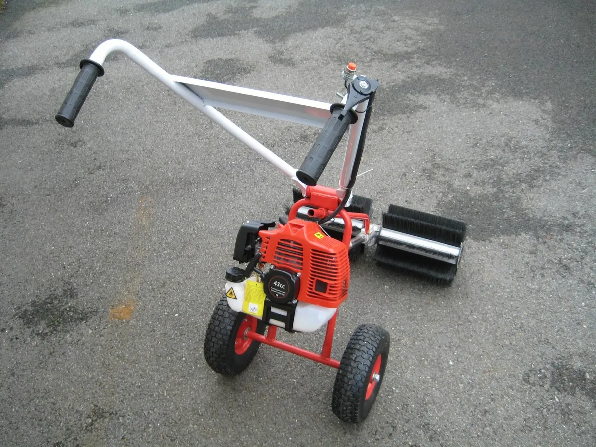 powered sweeper - Image 2