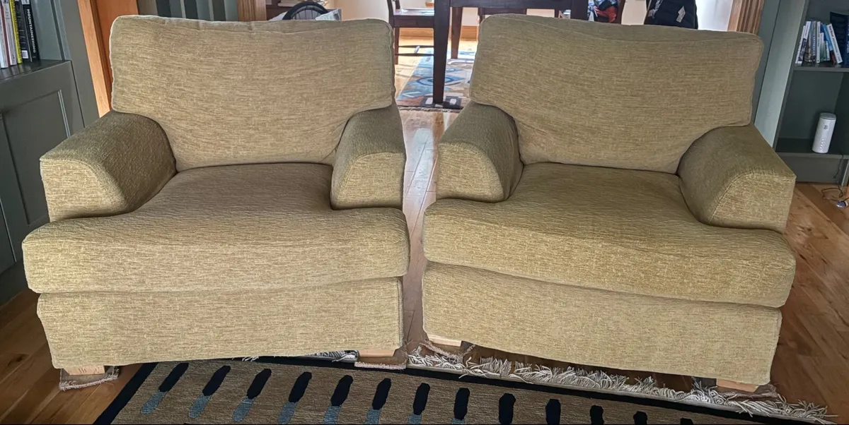 3 seat sofa and 2 arm chairs - Image 1