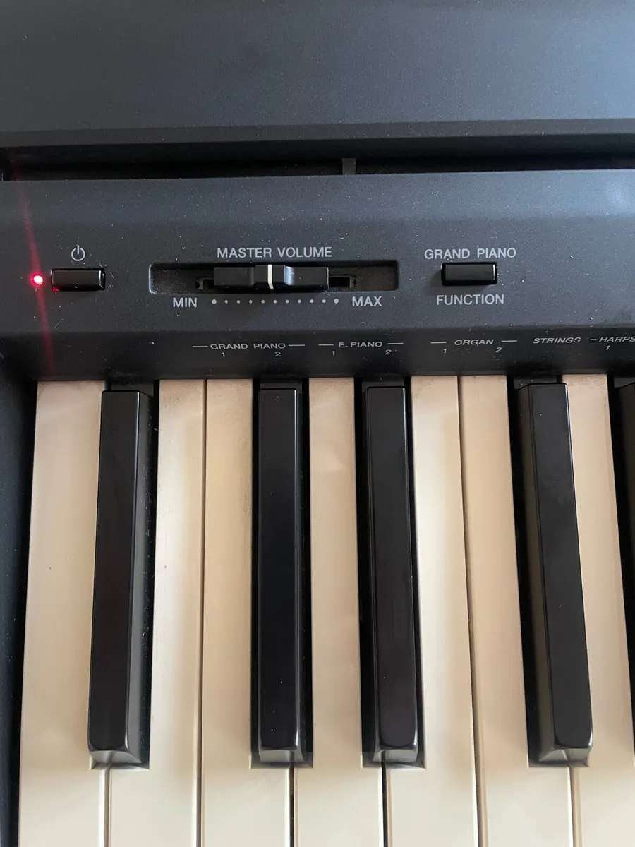 Yamaha Keyboard Piano - Image 4