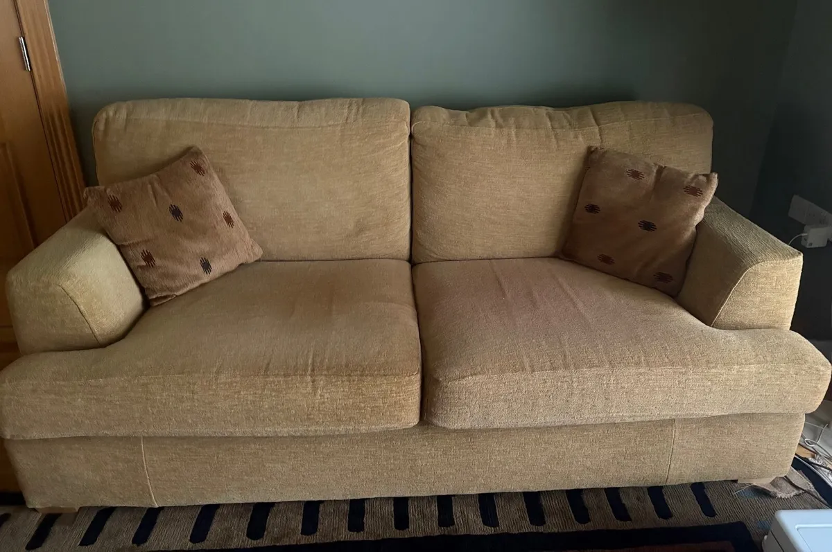 3 seat sofa and 2 arm chairs - Image 2