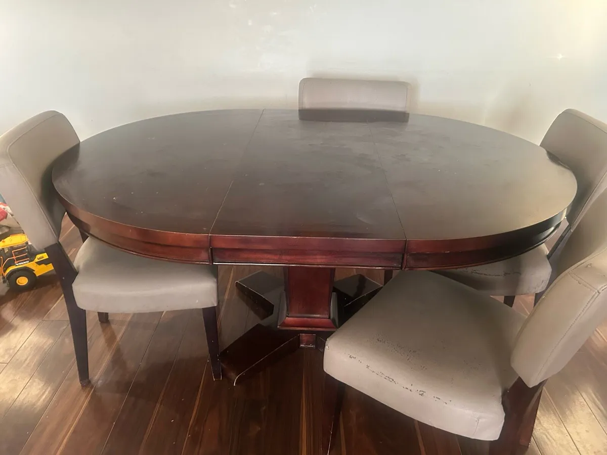 Table and 4 chairs - Image 4