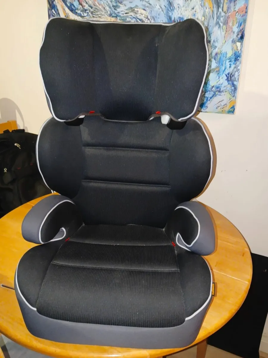 Children's car seat - Image 1
