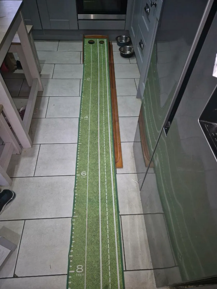 9ft Putting Mat - Image 1