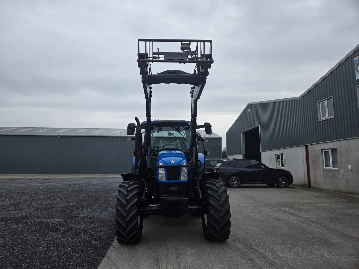 2011 New Holland T6020 - Image 4