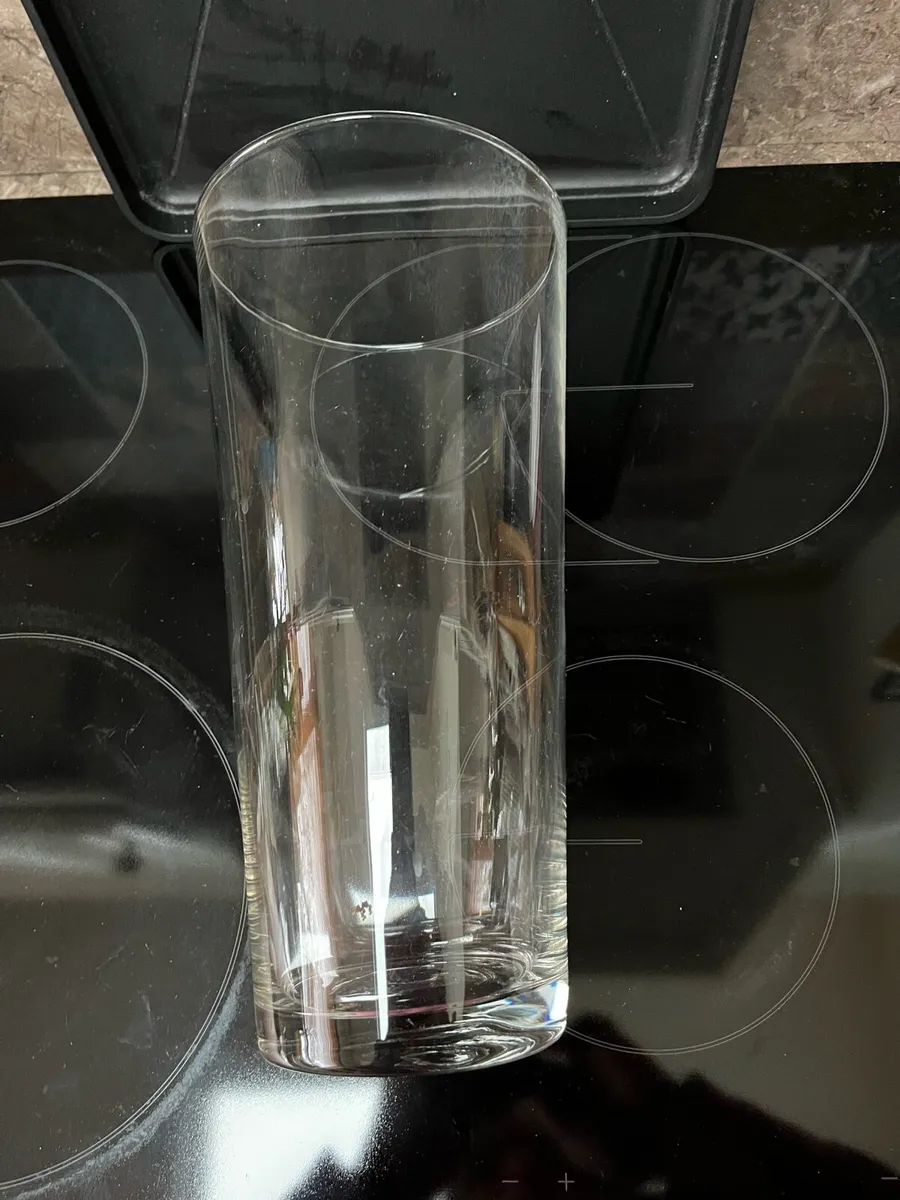 Flower vase - Image 1