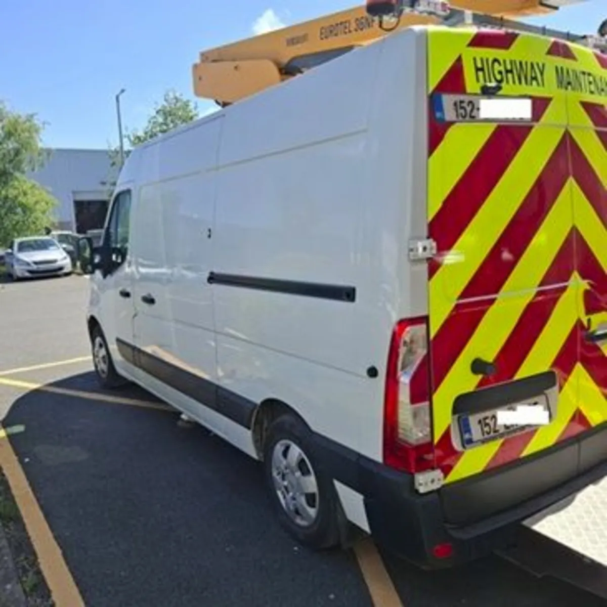 2015 NV400 Cherrypicker €17,500 +Vat - Image 2