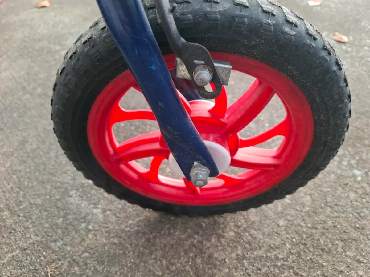 Childs 12 inch Spiderman bike - Image 3