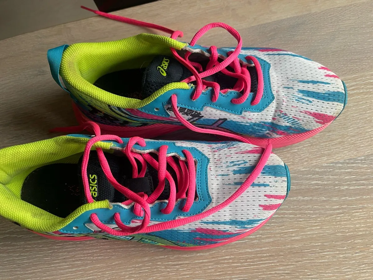 ASICS girls runners - Image 3