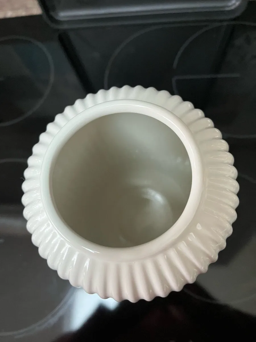 Flower vase - Image 2