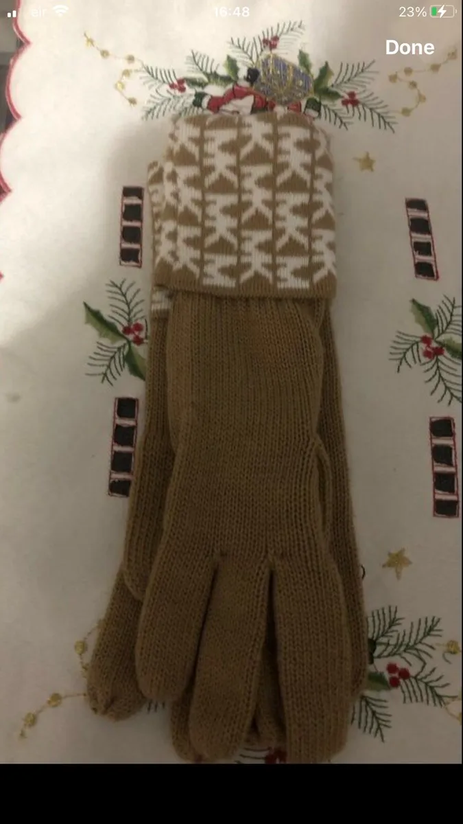 Ladies  Michael kors gloves one size €15 - Image 1