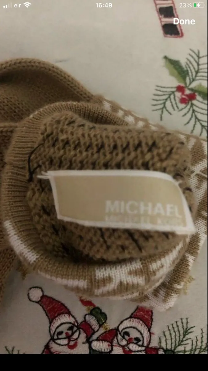 Ladies  Michael kors gloves one size €15 - Image 3