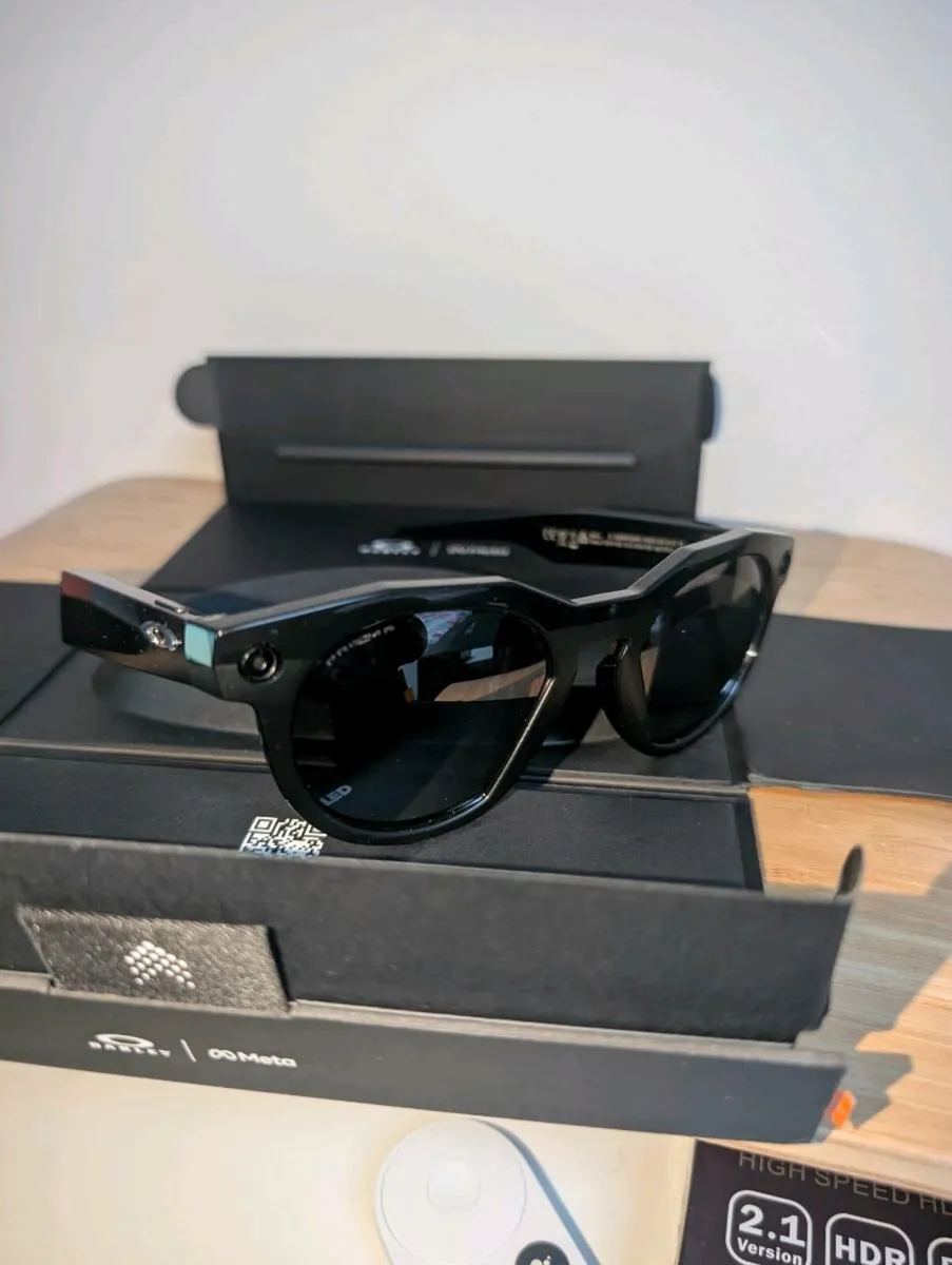 Oakley HSTN Meta Glasses - Image 2