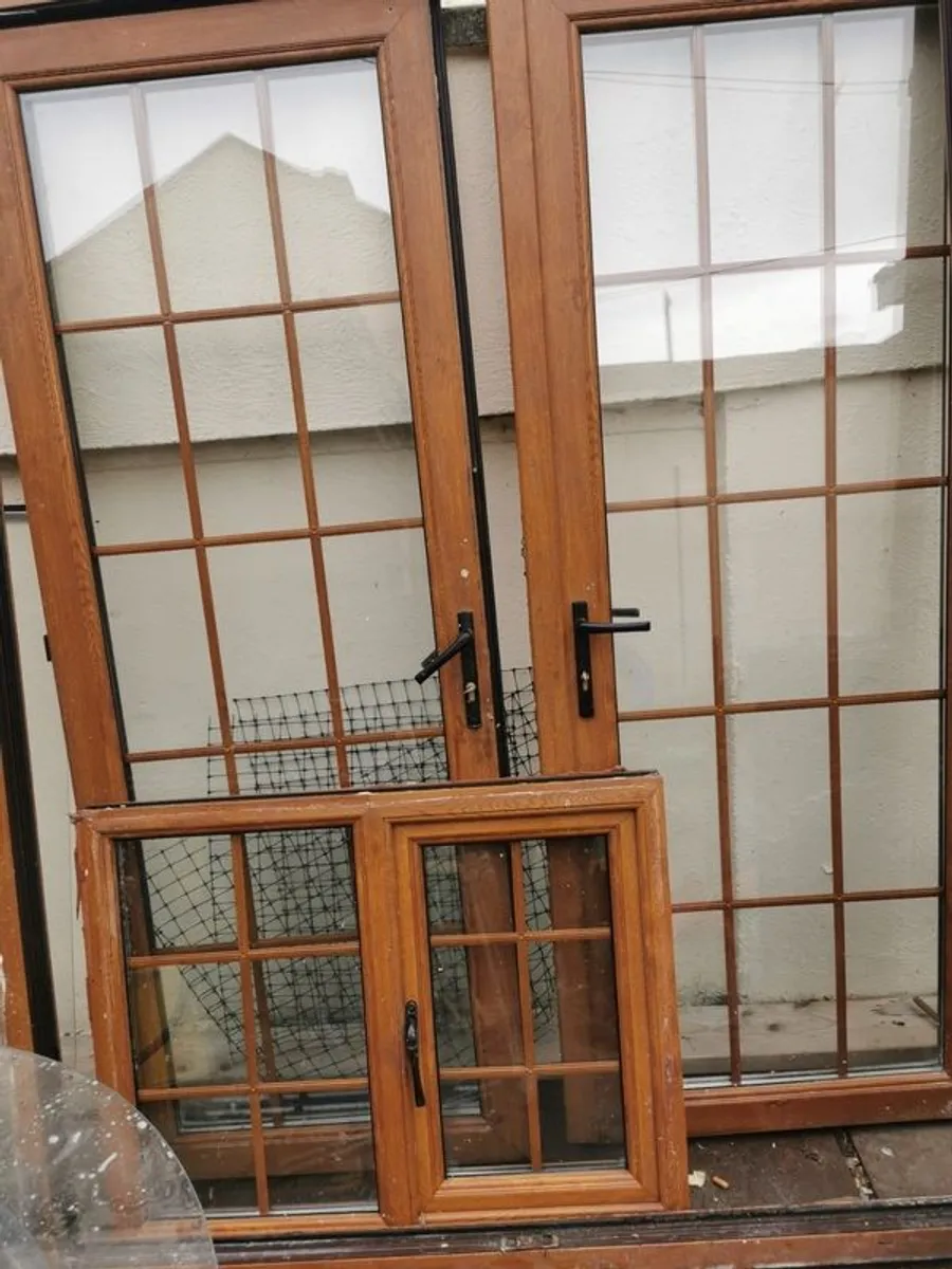 Solid Oak 15 panel doors, kitchen window and frame for sale - Image 2