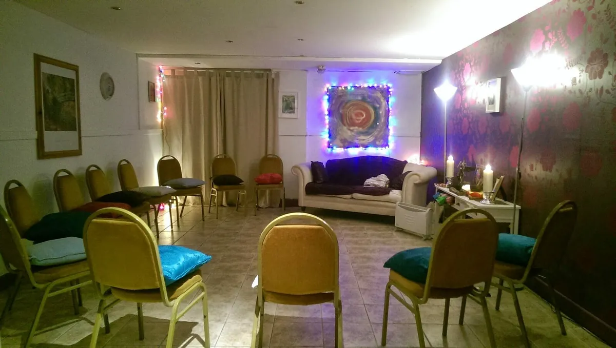 Padded Banquet Chairs Gold - Image 2