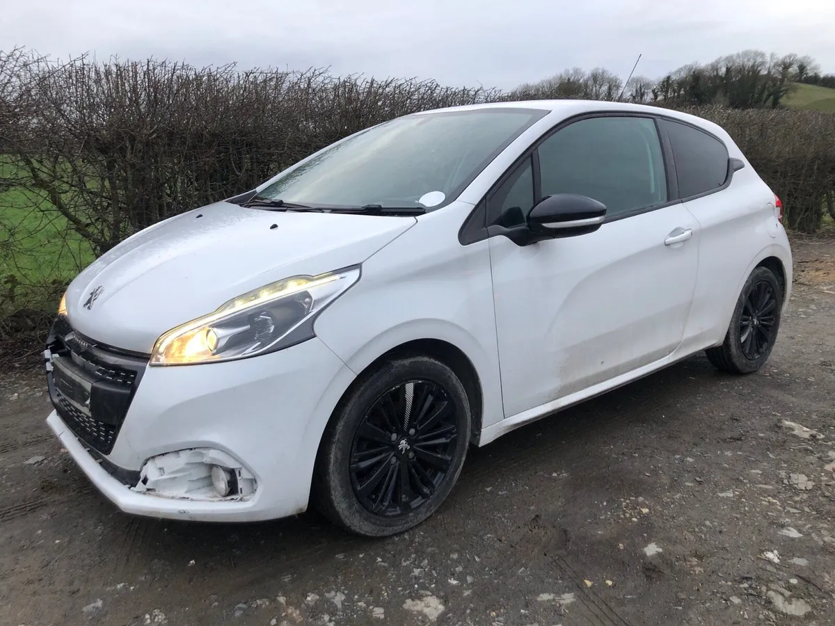 2017 Peugeot 208 Petrol only 53,000 miles - Image 1