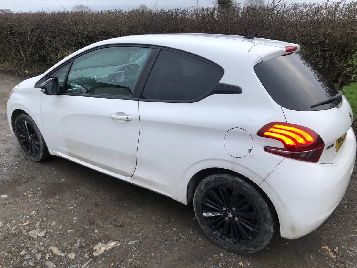 2017 Peugeot 208 Petrol only 53,000 miles - Image 3