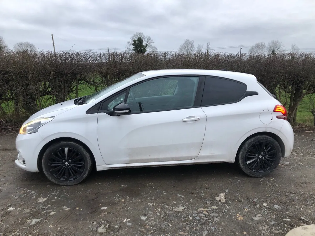 2017 Peugeot 208 Petrol only 53,000 miles - Image 2