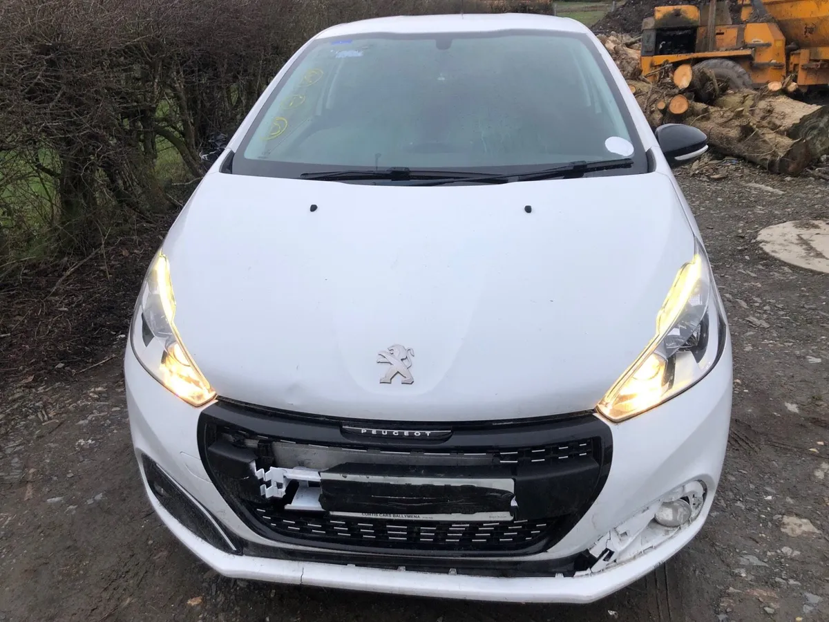 2017 Peugeot 208 Petrol only 53,000 miles - Image 4